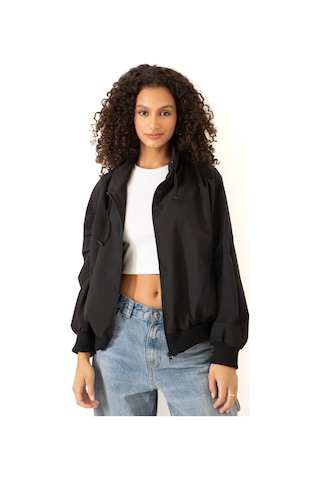 Riverstorm Kadın Siyah Dik Yaka Su Ve Rüzgar Geçirmez Oversize Crop Mevsimlik Yağmurluk Rüzgarlık Siyah