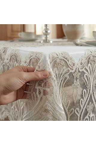 Fınezza1605 - 8690000058822 - Lilyum Dantelli Kadife Krem/bej Masa Örtüsü Dikdörtgen 160x230 Cm - 1605 Çok Renkli