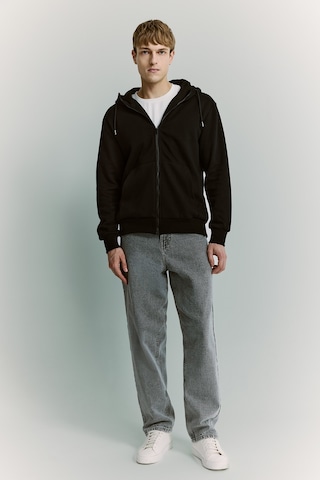 Defacto Şişirilebilir Boyun Yastıklı Fermuarlı Sweatshirt H8716ax26aubk81 Siyah-bk81