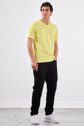 Dufy Sarı V Yaka Pamuklu Düz Renk Slim Fit Erkek T-shirt Sarı