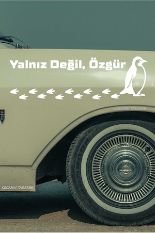 Nihilist Penguen Sticker Yalnız Değil Özgür Penguen Araba Stickerı Beyaz Oto Kaput Yazı Sticker 40 Cm Beyaz