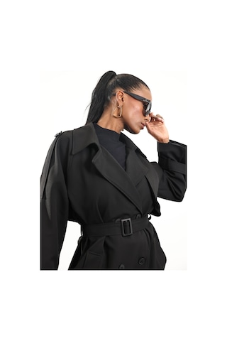 Siyah Kuşaklı Kruvaze Palto Siyah