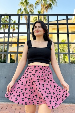 İpli Pembe Renk Desenli Bürümcük Kumaş Etek Şort Siyah - Pembe