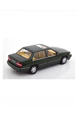 Triple9 1:18 Ölçek 1996 Volvo 960 Koyu Yeşil Model Araba