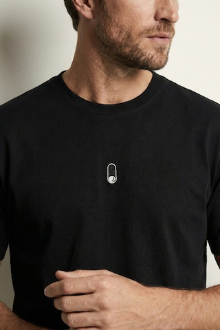 Elemge Pamuk Compact Penye Süprem Siyah Buton Nakışlı Trend Fit Erkek Tok Kumaş T-shirt Rahat Kesim 2XL