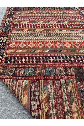 El Dokuması İran Kilimi 126x200 Renkli Motifli Yün Kilim