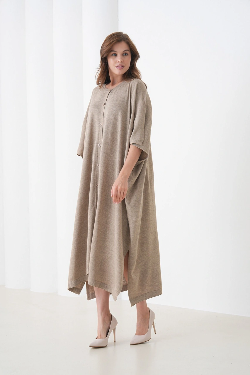 Kadın Tesettüre Uygun Önden Düğmeli Asimetrik Kesim Yarasa Kol Şık Geniş Kalıp Panço Ceket Vizon