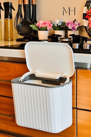 Makri Home Pratik Askılı Çöp Kovası- Beyaz- Çift Yönlü Kapaklı - 8 Litre Beyaz