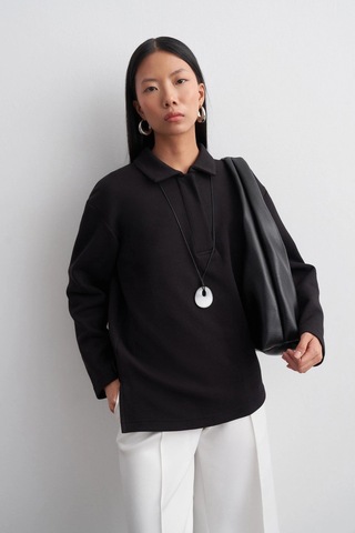 Kadriye Baştürk Yırtmaçlı Polo Yaka Sweatshirt Siyah