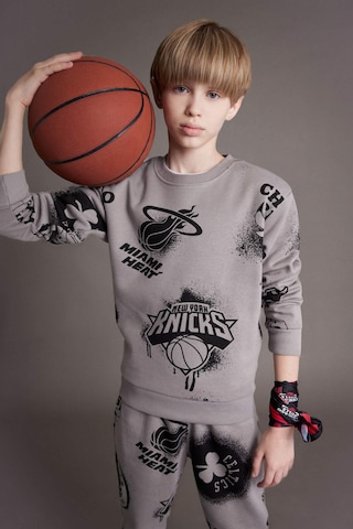DeFacto Erkek Çocuk NBA Current Teams Bisiklet Yaka Sweatshirt Y4130A624WNGR323