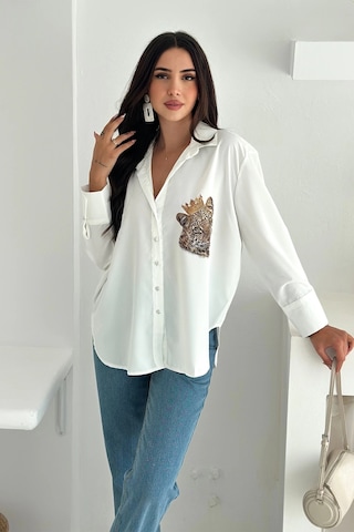 Kral Aslan Desen Baskılı Taşlı Gömlek Beyaz