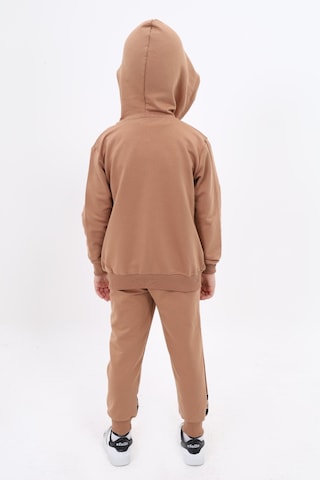 Toontoy Kids Toontoy Erkek Çocuk 2'li Takım Baskılı Kapüşonlu Fermuarlı Bağcılıklı Sweatshirt & Beli Paçası Lastikli Jogger Eşofman Altı 22918 Kahverengi