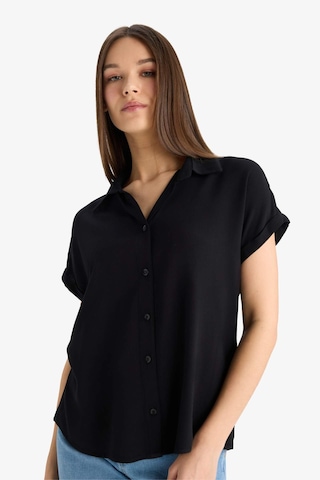 DeFacto Regular Fit Basic Düz Viskon Kısa Kollu Gömlek N7819AZ25SPBK27