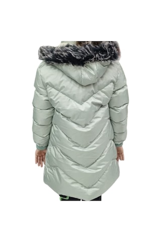 İrem Çocuk Giyim Kız Çocuk Mint Yeşili Kapüşonlu V Desenli Peluş Astarlı Fermuar Cepli Kapitone Midi Boy Şişme Mont Mint Yeşili