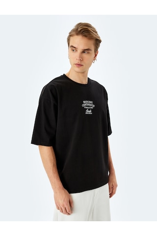 Koton Pamuklu Bisiklet Yaka Tok Kumaş Slogan İşlemeli Kısa Kollu Oversize Tişört Siyah 5sam10180hk Siyah