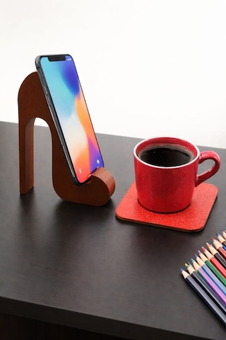Usin Kırmızı Topuklu Ayakkabı Masa Üstü Cep Telefonu Tablet Tutucu+ 4 Adet Kırmızı Kum Desen Ahşap Türk Kahvesi Fincan Çay Kupa Ev Ofis Bardak Altlığı Seti