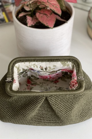 El Yapımı Haki Renk Pileli Örgü El Çantası Haki