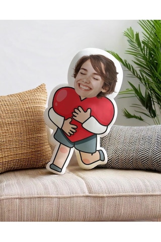Kişiye Özel Kalp Tutan Kız Tasarımlı Şekilli Yastık Çok Renkli