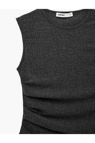 Koton Bürümcük Kumaş Asimetrik Kesim Drape Detaylı Kolsuz Bisiklet Yaka Bluz Antrasit 6sak10089ek