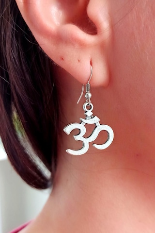 Ohm Yoga Şekilli Kadın Küpe Çift Adet Gümüş Kaplama El Yapımı Kadın Küpe Gümüş