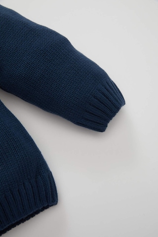 DeFacto Erkek Bebek Bisiklet Yaka Yılbaşı Temalı Triko Kazak C8871A524WNIN195 İndigo