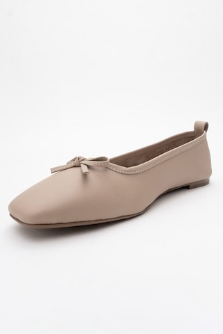 Luvishoes Luvi Shoes Sosa Bej Cilt Hakiki Deri Küt Burunlu Fiyonklu Kadın Babet Ayakkabı Bej Cilt
