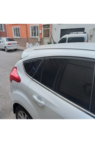 Ford Focus 3 - 3.5 Kelebek Cam Izgarası Piano Black