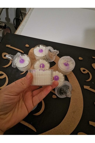 Official Dekoratif Mum Papatya Kokulu Mum, Mor Papatya Mum, Mika Kutulu Papatya Mum - 1 Adet