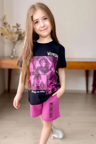 Riccotarz Kız Çocuk Üzeri Yazı Ve Wednesday Karakter Baskılı T-shirt Mor Şortlu Takım