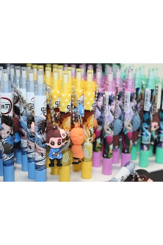 Premium Genç Hediyesi Masaüstü Aksesuarı Yazı Gereci Anime Figür Tükenmez Kalem - 1 Adet Çok Renkli