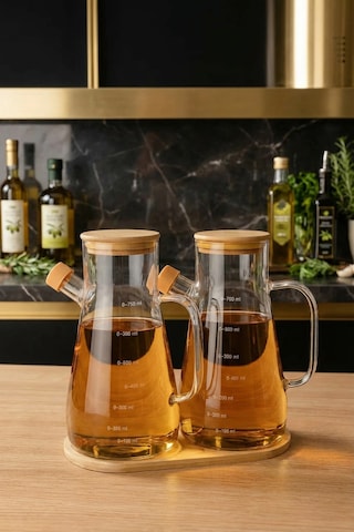 Makri Home 2'li 900 Ml Bambu Kapaklı Ve Altlıklı Borosilikat Cam Yağdanlık, Isıya Dayanıklı, Yağ/sirke/sosluk Sarı
