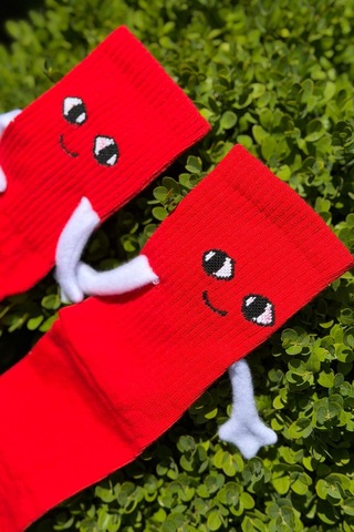 Lousocks Unisex Kırmızı Elele Tutuşan - Halay Çeken Çorap 1 Çift - Sevimli Yüz İfadeli Soket Çorap