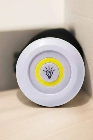 Mey İthalat Spot Lamba Led Işık 3'lü Uzaktan Kumandalı Pilli Yapışkanlı Kablosuz Çok Renkli 23979176