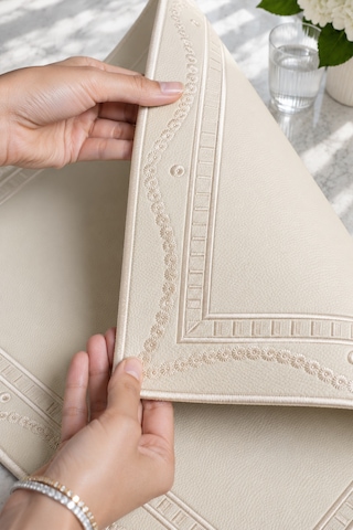 Nakışlı Deri Amerikan Servis 2'li Set Çift Taraflı Kare Supla 40x40 Cm Olise Bej