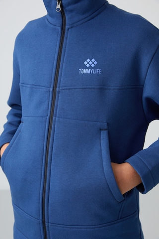 Tommylife Parlament Pamuklu Kalın İçi Tüylü Yumuşak Dokulu Standart Fit Nakışlı Erkek Çocuk Sweatshirt - 1124 Parlament