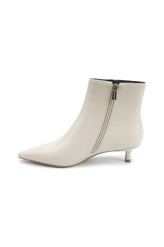 Nine West Shalın 5pr Kırık Beyaz Kadın Topuklu Bot 000000000102037496 Beyaz