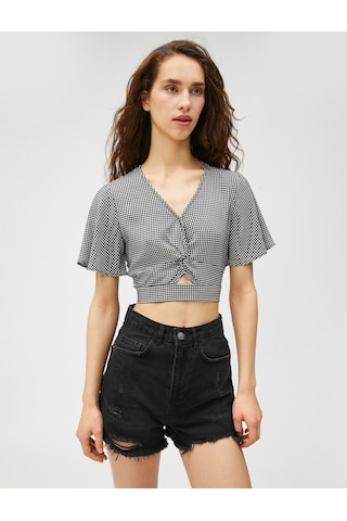 Koton Crop Bluz V Yaka Pencere Detaylı V Yaka Siyah-beyaz Ekoseli 3sal60012ıw 3SAL60012IW04O Siyah - Beyaz