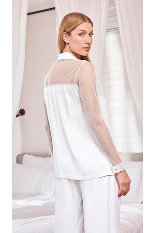Modaco Dantelli Ve Tüllü Uzun Kollu Önü Düğmeli Saten Pijama Takımı Beyaz