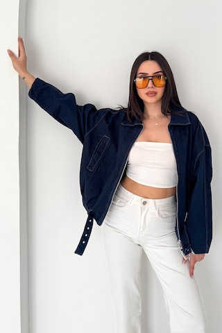 Öner Kadın Kemer Detaylı Kot Ceket Oversize Fermuarlı Denim Ceket Lacivert Mavi Mavi