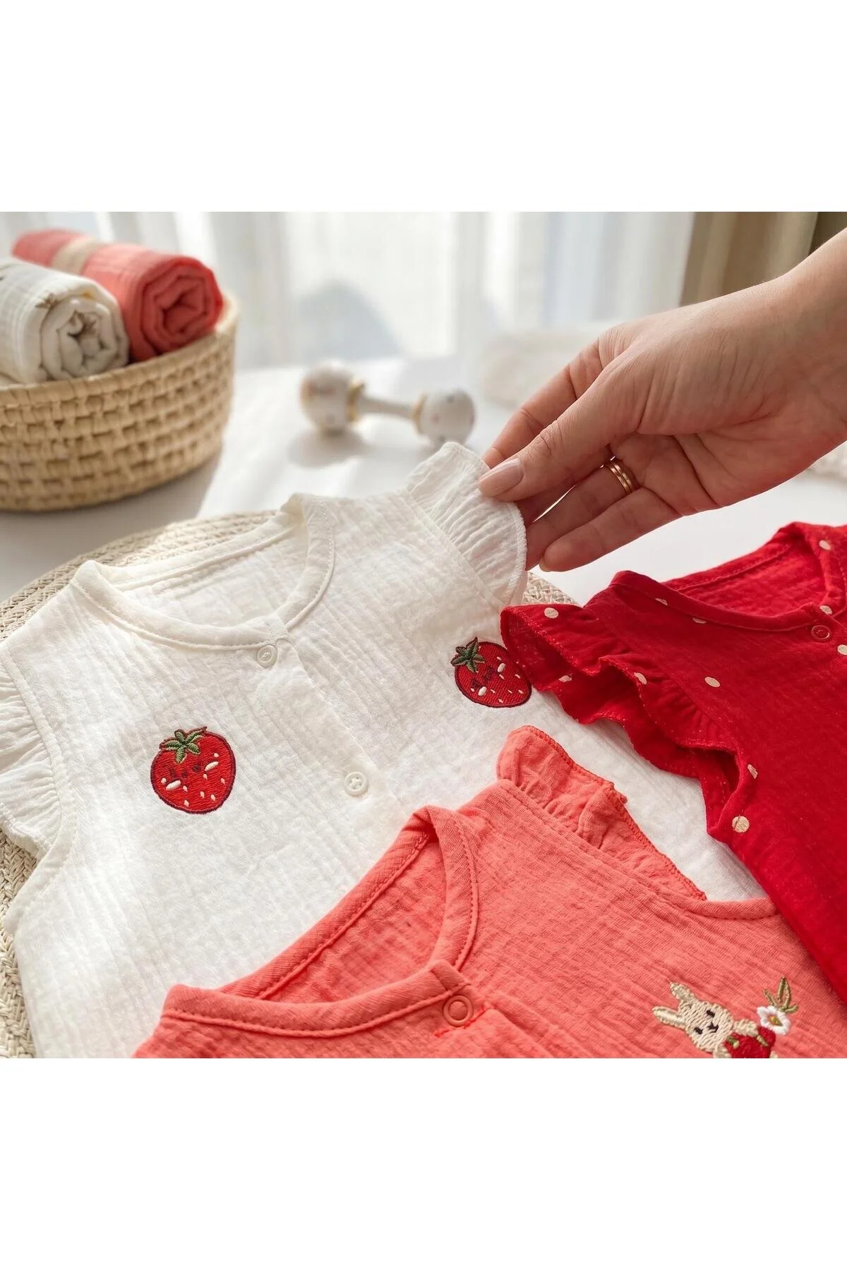Altıntaş Baby 3'lü Kız Bebek Müslin Tulum Set Beyaz Kırmızı Mercan