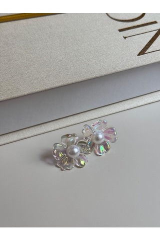 İnci Detaylı Işıltılı Çiçek Formlu Kadın Küpe Opal Efektli Gümüş