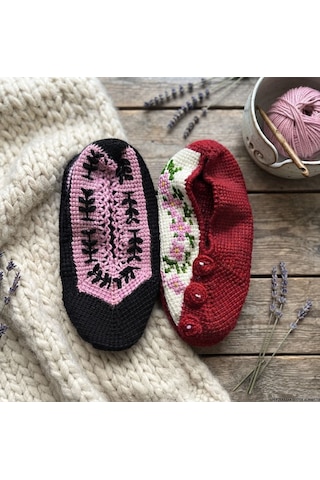 Lalivanovara El Örgüsü Çeyizlik Kadın Patik, İkili Set Patik Pembe Siyah Motifli Ve Düğmeli Kırmızı Model Çok Renkli