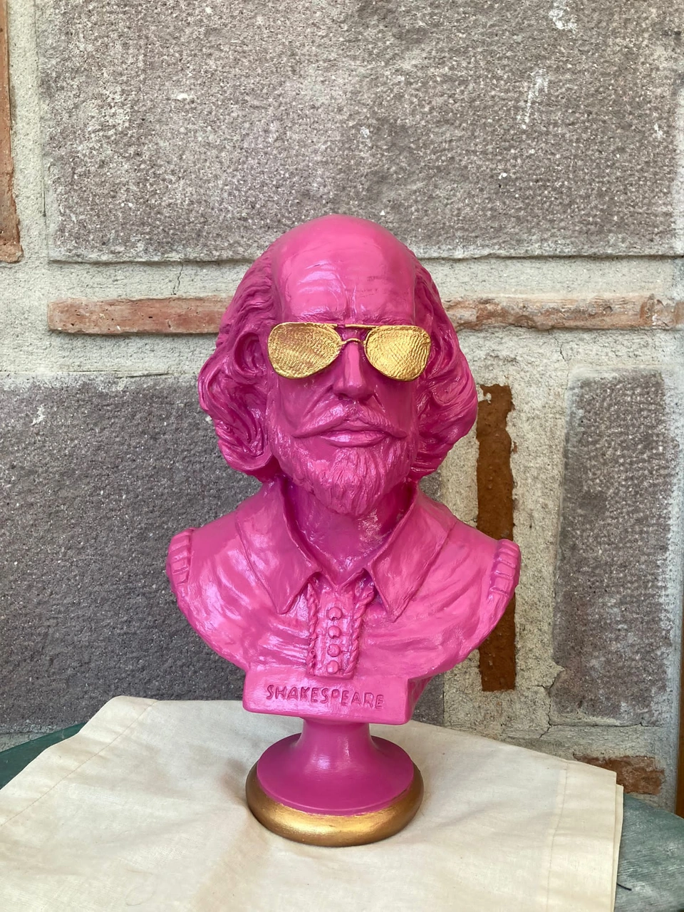 Neon Renkli Shakespare Büst Pembe