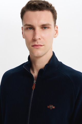 Arma Erkek Regular Fit Basic Reglan Kollu Selanik Kazak Karbon Fırçalı, Dik Yaka, Tam Fermuar, Cepli, Pamuk Polyester K30324698202 Lacivert