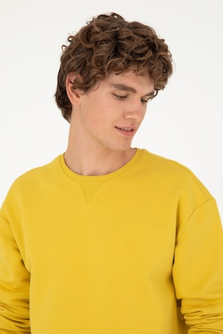 U.S. Polo Assn. Erkek Bisiklet Yaka Sarı Basic Şardonlu Sweatshirt 50295148-VR094