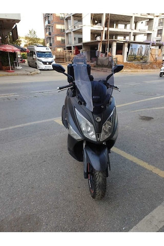 Motocam Sym Joymax 250 İ Ön Cam 2013-2016 Model 65cm Füme Renkli 4mm Orta Boylu