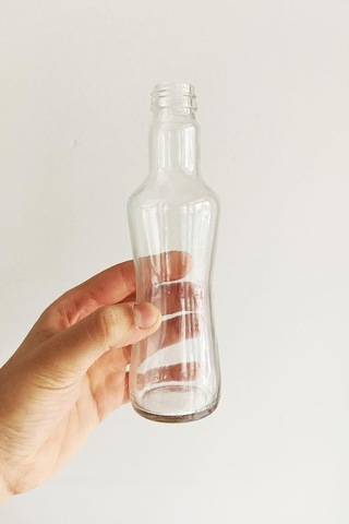 250 Ml Şeffaf İnce Belli Kapaklı Cam Şişe 250 Cc Meşrubat Şişesi 6 Adet Altın Kapak Çok Renkli