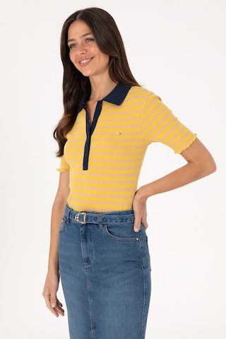 U.S. Polo Assn. Kadın Koyu Sarı Çizgili Polo Yaka Tişört 50306031-VR094
