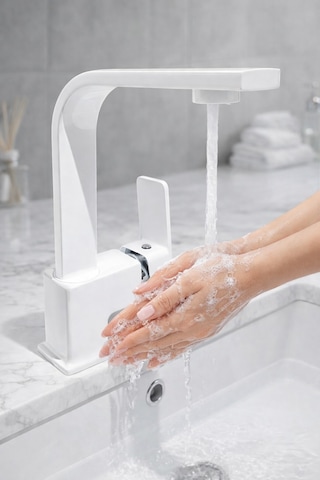 Beyaz Kare Banyo Lavabo Bataryası Musluğu Beyaz Krom Lavabo Bataryası Beyaz