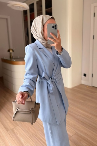 Ka Hijab Bel Detaylı Vatkalı Ceketli Takım - Mavi